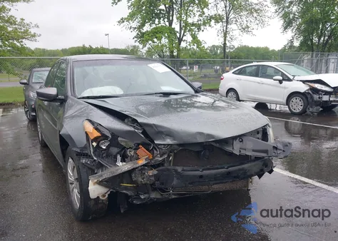 2011 Honda Accord 2.4 Lx z USA, uszkodzony, nr VIN 1HGCP2F37BA110869